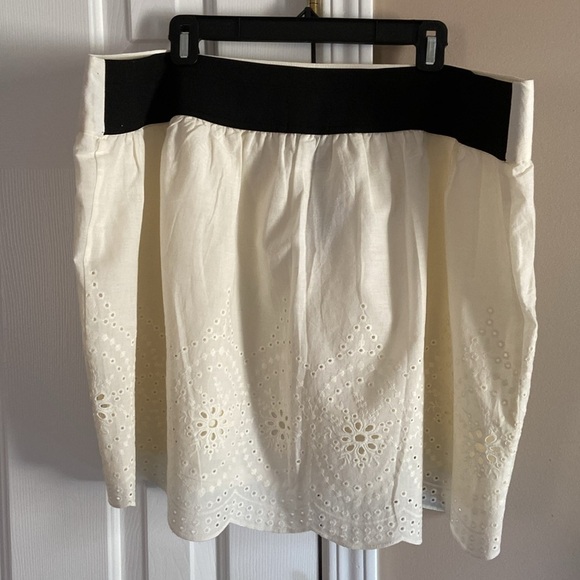 Torrid Women’s Ivory Eyelet Mini Skirt Size 3X Plus Size 100% Cotton - Picture 4 of 5
